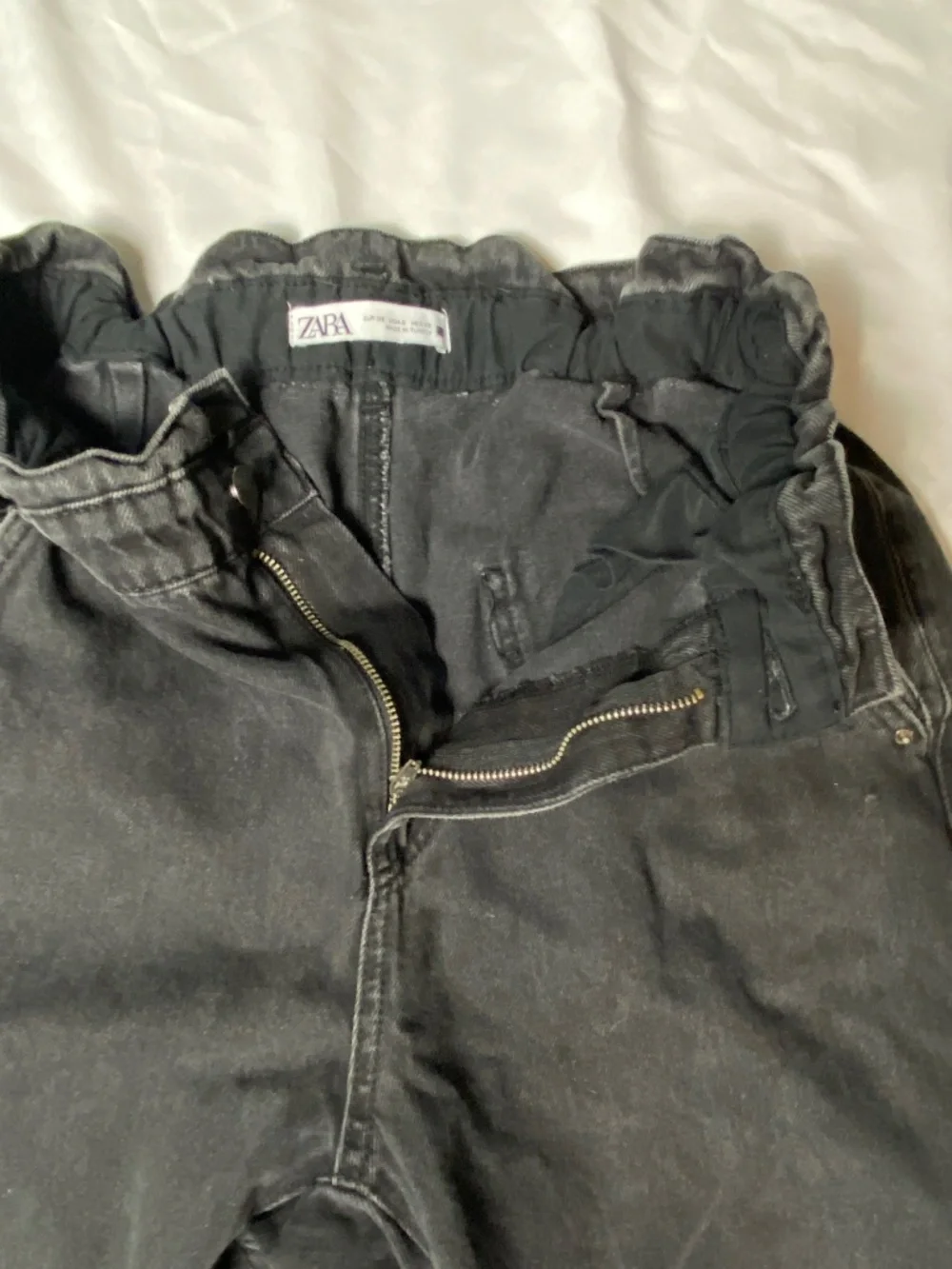 ZARA Black Paper-Bag Women's Jeans High Rise Stretch Waist Size 6